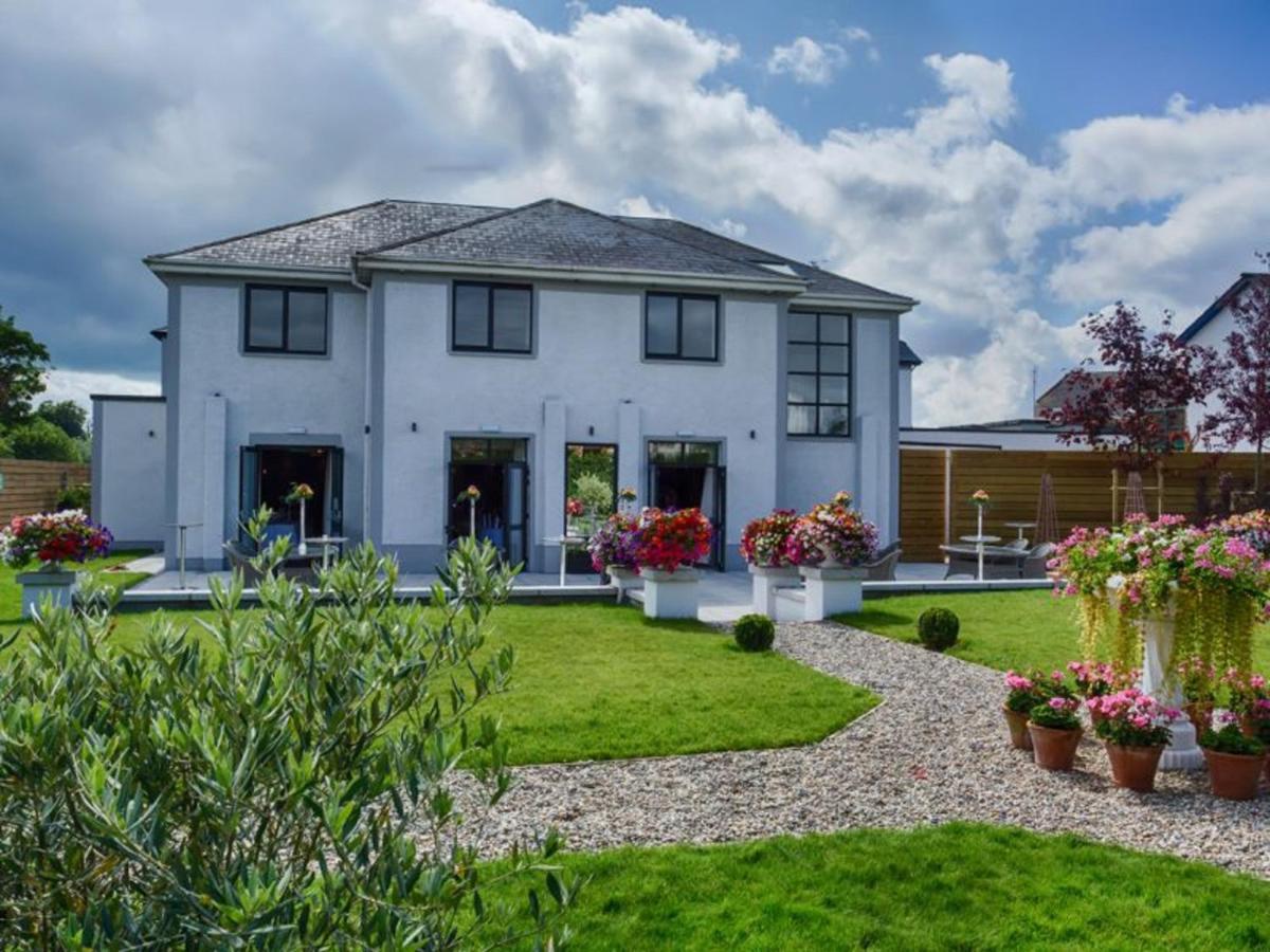 The Village Hotel, Bar And Restaurant Bettystown Exterior photo